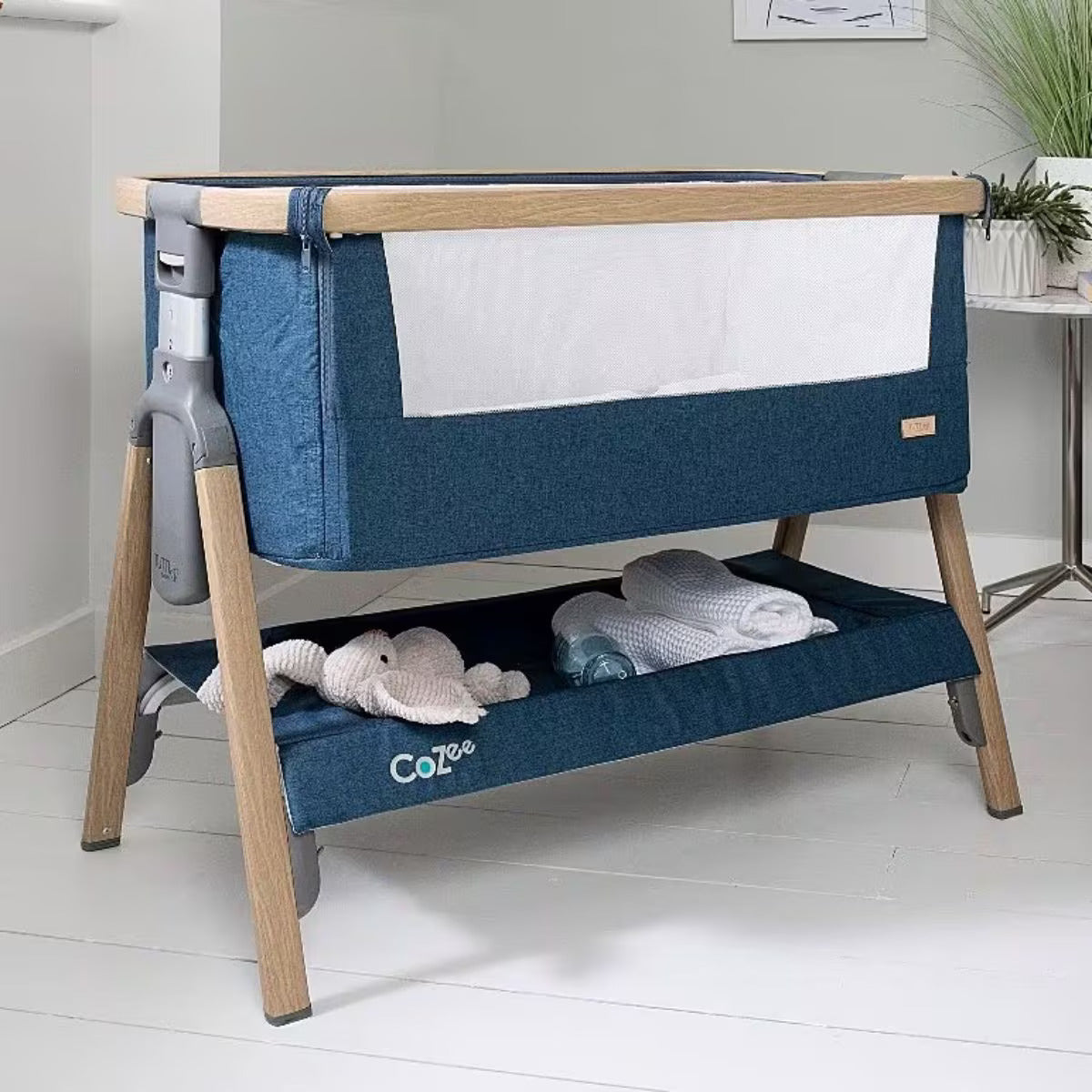 Tutti Bambini Cozee Bedside Crib