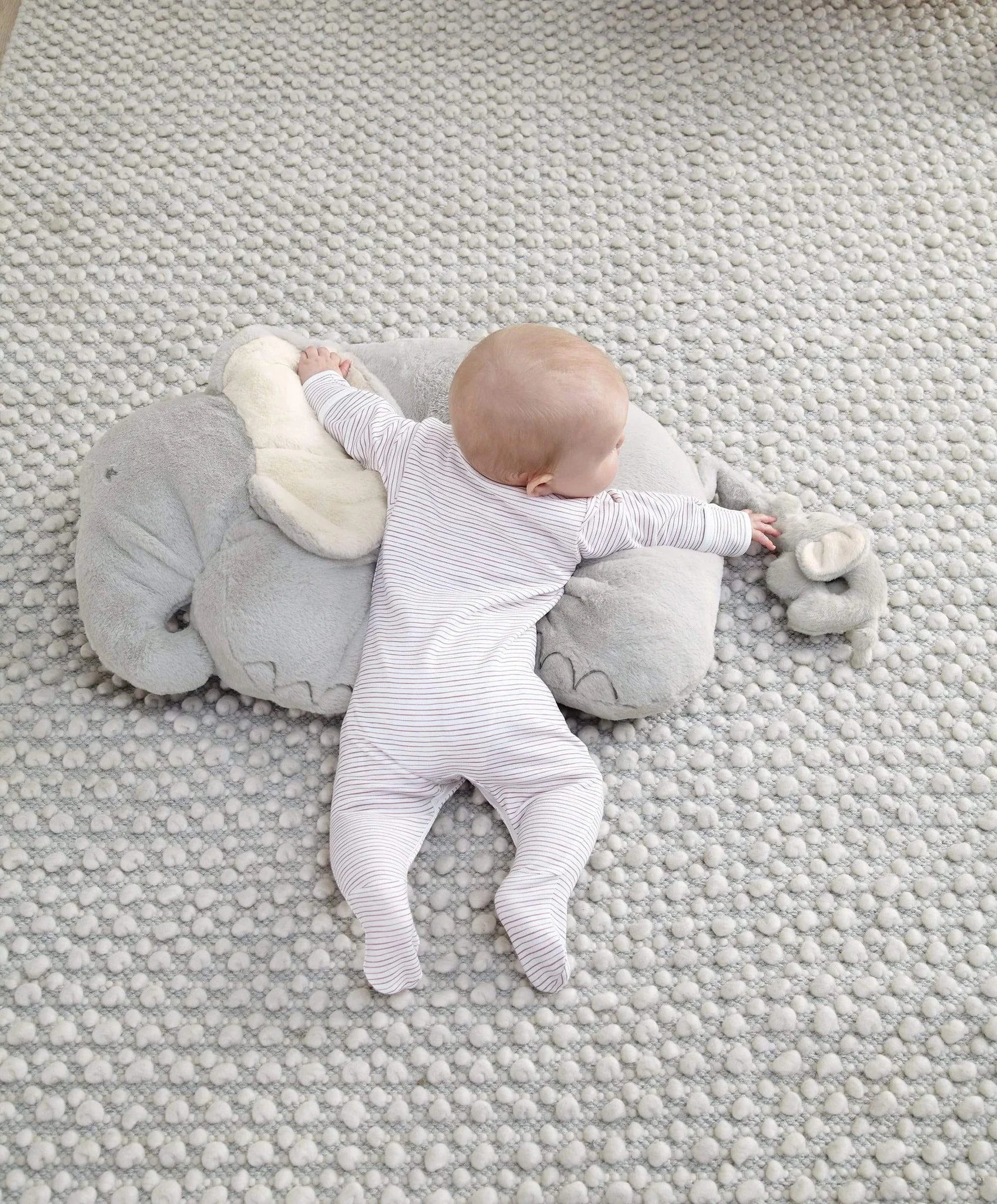 Mamas and Papas Tummy Time Snugglerug - My 1st Elephant